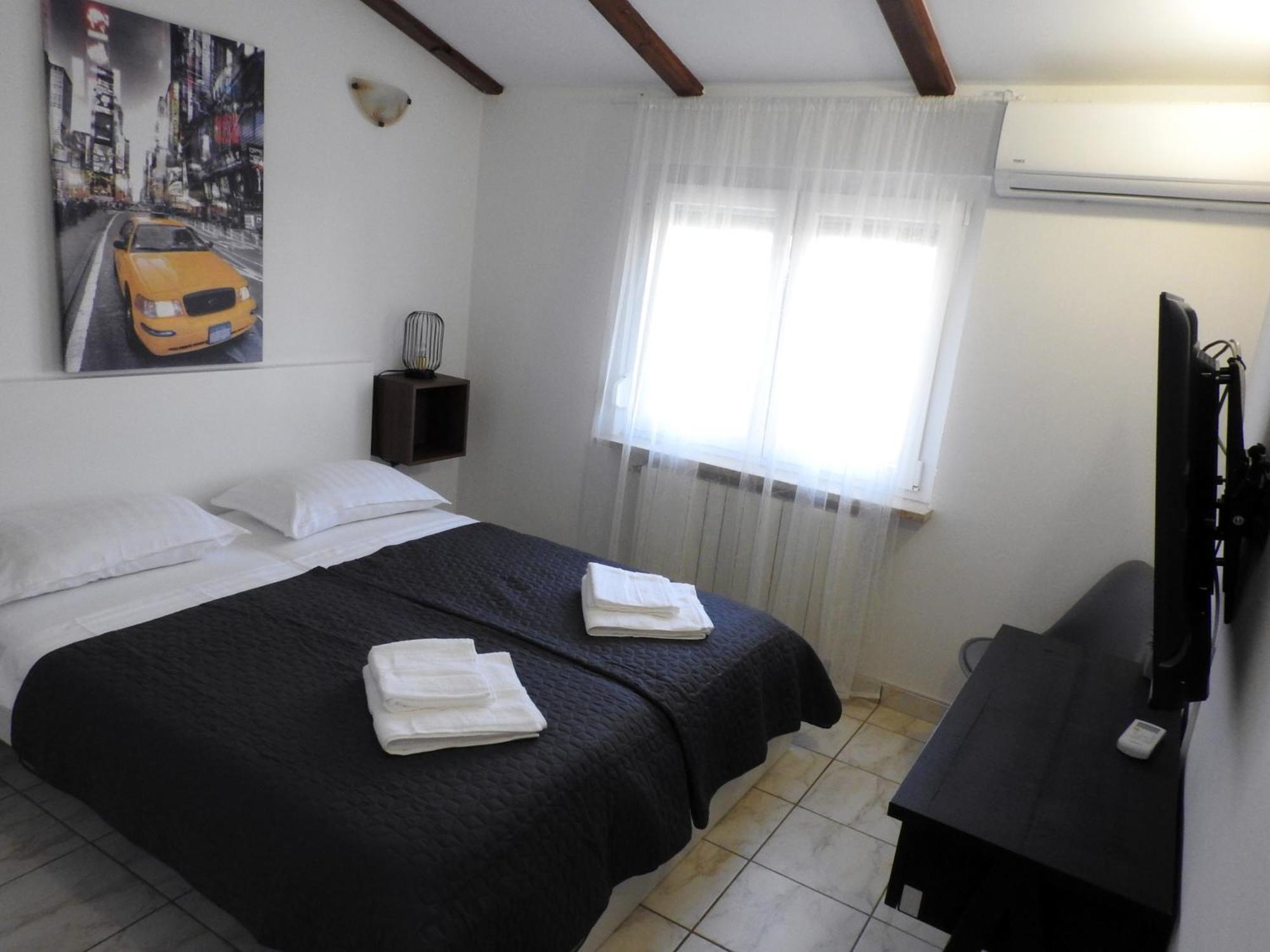 Apartman Ines- Stinjan Pula Exterior foto